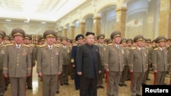 မြောက်ကိုးရီးယားခေါင်းဆောင် Kim Jong Un နဲ့အစိုးရအဖွဲ့ခေါင်းဆောင်များ။ 