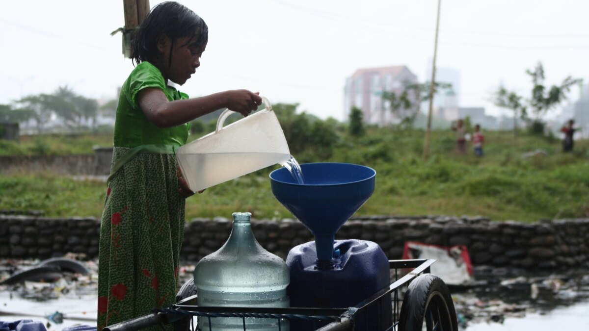 Safe Water Reaches Indonesia's Urban Poor