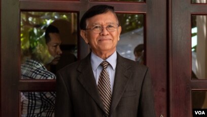 Kem Sokha, leader of the Cambodia National Rescue Party (CNRP), welcomes British Ambassador to Cambodia, at his home in Phnom Penh, Cambodia, Nov. 13, 2019.