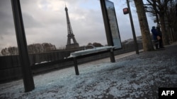 Razbijena autobuska stanica u Parizu, 9. decembar 2018.