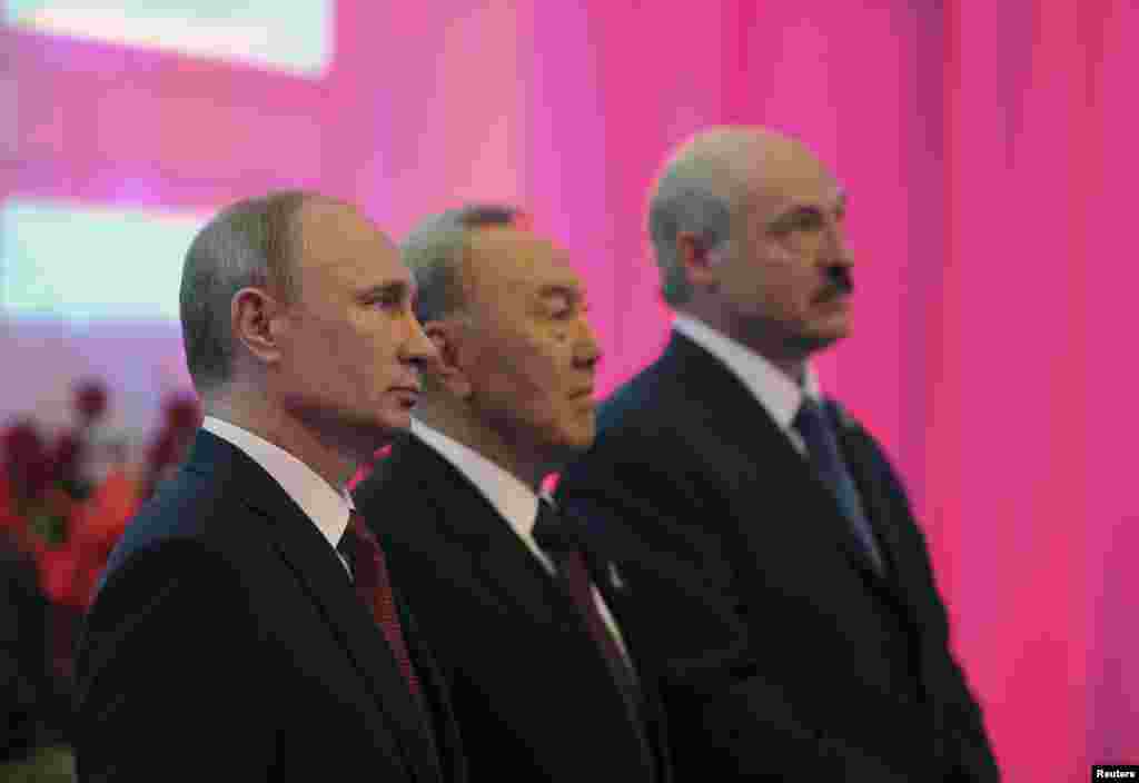 Ostonada Rossiya, Qozog'iston va Belarus rahbarlari Yevrosiyo iqtisodiy ittifoqini tuzish bo'yicha shartnomaga imzo chekdi 