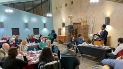 U.S. Jewish community members attend a Persian dinner and talk by the chief rabbi in Iran, Yehuda Gerami, in Fairfax, Virginia, Nov. 14, 2021 (Michael Lipin/VOA)