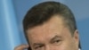 Львівські активісти показали Януковичу червону картку