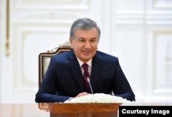 O'zbekiston rahbari Shavkat Mirziyoyev Rossiya Dumasi vakillari bilan muloqotda, 16-sentabr, 2019