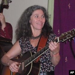 The work of American roots vocalist and guitarist Lauren Sheehan is in the American Folklife collection at the Library of Congress.