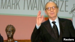 FILE - Playwright Neil Simon accepts the 2006 Mark Twain Prize at the Kennedy Center in Washington, Oct. 15, 2006. 
