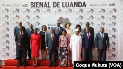 Governantes presentes a Bienal