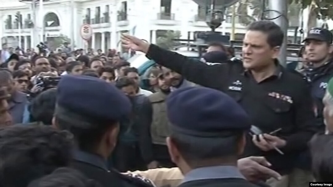 ڈی آئی جی احمد مبین