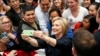Hillary Clinton Berjuang Keras Rebut Delegasi di California