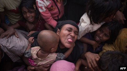 Người Rohingya đụng độ với cảnh sát.