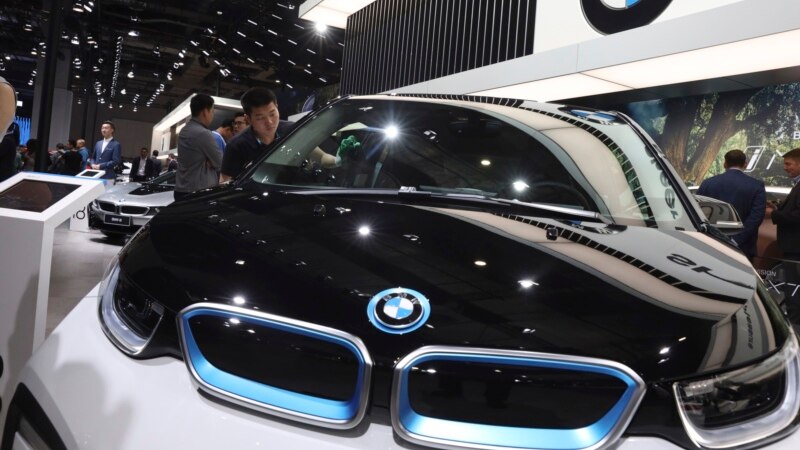 Carmakers Struggle With Electronic Parts Shortage