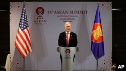 Penasihat Keamanan Nasional Amerika, Robert O'Brien, dalam konferensi pers di Nonthaburi, Thailand, 4 November 2019.