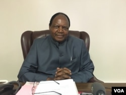 Elasto Mugwadi, Zimbabwe Human Rights Commission chairman, says President Robert Mugabe’s government is keen on resettling Chingwizi refugees but lacks the necessary resources to do so. (S. Mohfu/VOA)