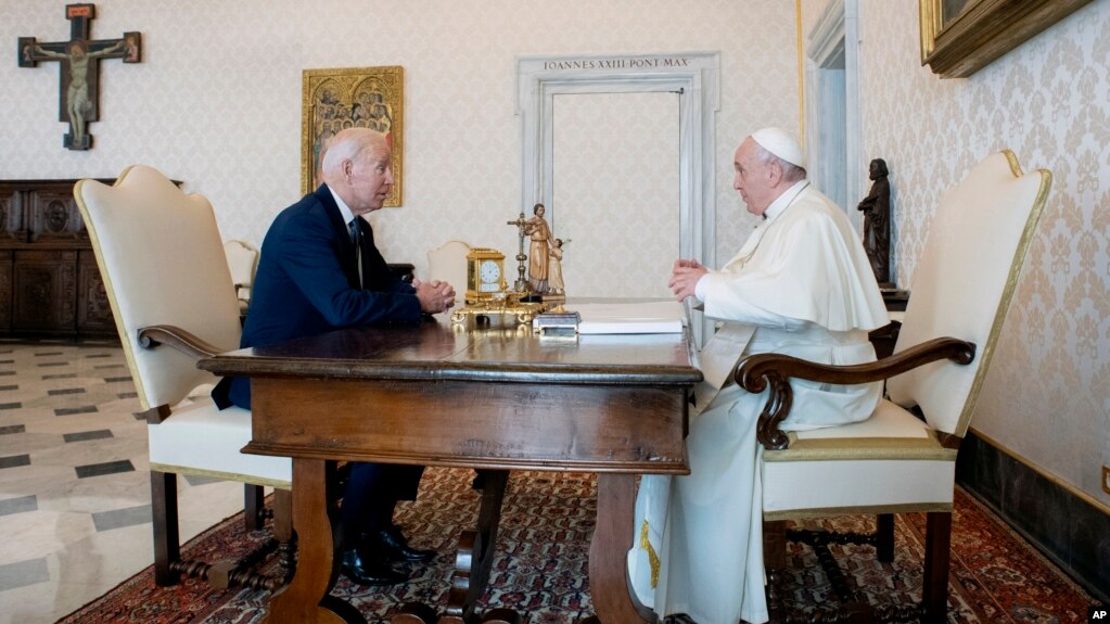 Джо Байден с Папой Франциском во время встречи в Ватикане, 29 октября 2021 г. 