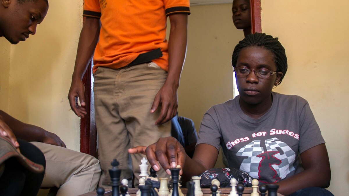 The Movie 'Queen Of Katwe' Isn't Just A Hollywood Story: How Chess Helps  Kids From The Slum Of Katwe : Goats and Soda : NPR