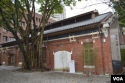 老廠房內民國展 (美國之音 申華拍攝)