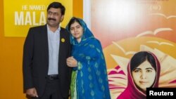 Malala otasi Ziyovuddin Yusufzoy bilan