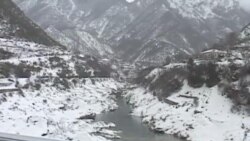 Shqipëri, në veri rifillon dëbora