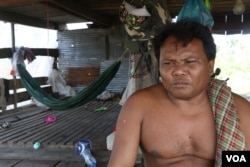 Son Pros, a villager in Pursat province’s Pramouy commune, says the upcoming hydropower dam is unfair to the local people in Pursat province, Cambodia, April 9, 2019. (Sun Narin/VOA Khmer)