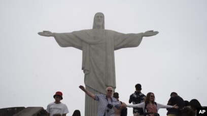 Rio S State Of Emergency Closes Christ Statue