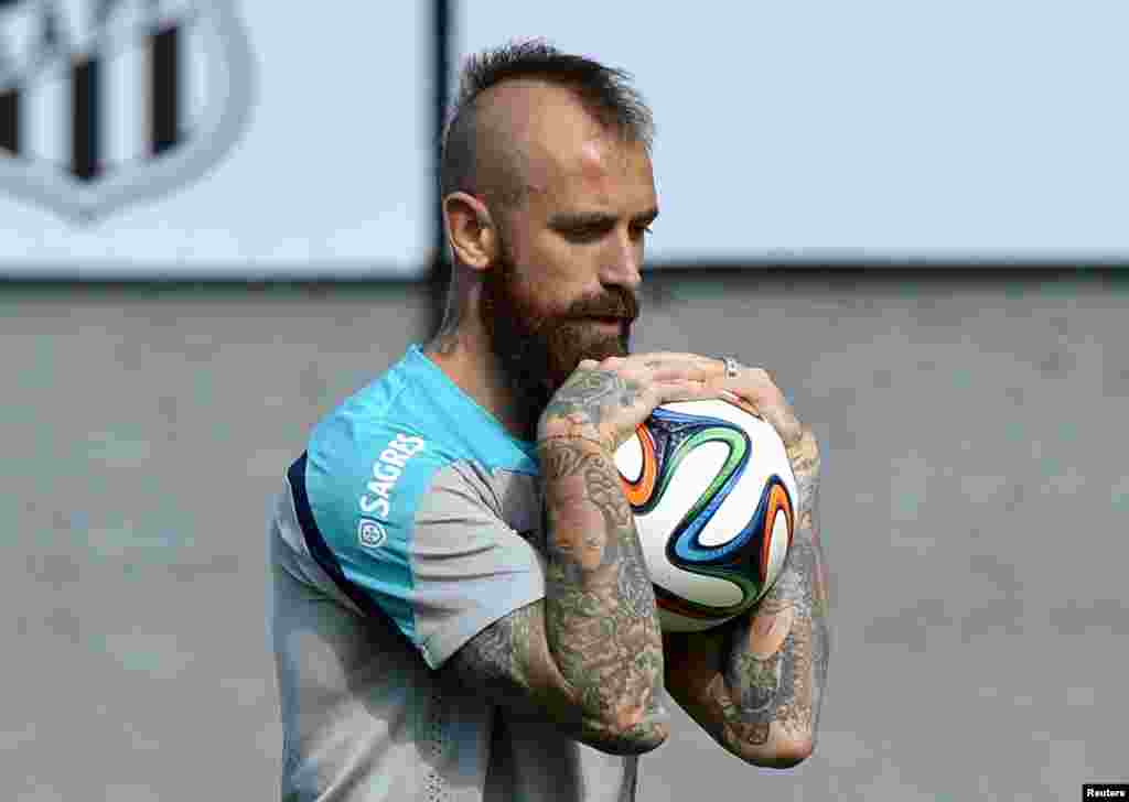 Raul Meireles - Portugal