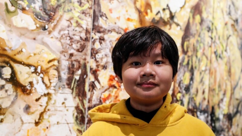 12-Year-Old Vietnamese Artist Holds Own Art Show in New York