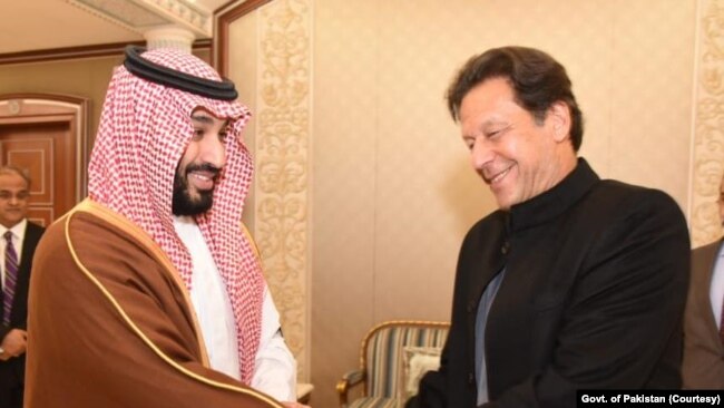 بعض تجزیہ کاروں کا خیال ہے کہ پاکستان کے سعودی عرب کے ساتھ تعلقات سرد مہری کا شکار ہیں۔ (فائل فوٹو)