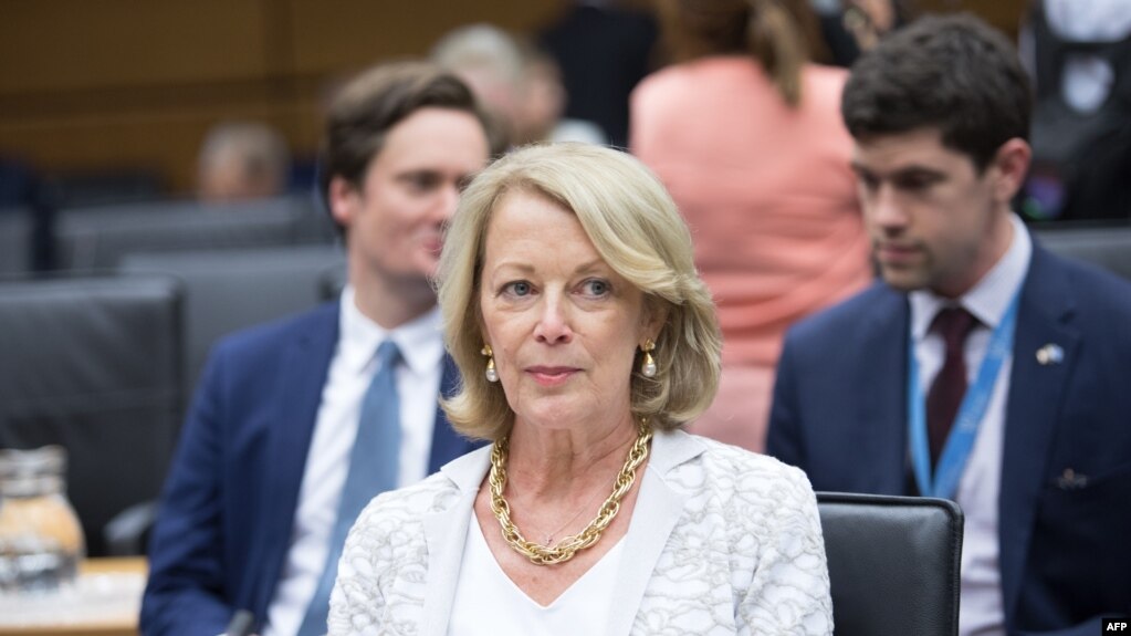 جکی ولکات، آرشیو