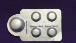 경구용 임신 중절약 미페프리스톤(왼쪽) 1정과 미소프로스톨 4정이 함께 포장된 제품.