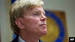 David Duke, un ancien dirigeant du Ku Klux Klan donne une conférence de presse à Baton Rouge, Louisiane, le 22 juillet 2016.