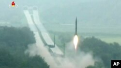 북한이 5일 실시한 탄도미사일 발사 동영상을 하루만에 조선중앙방송(KRT)을 통해 공개했다.