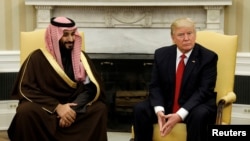 Presiden AS Donald Trump menerima Wakil Putra Mahkota Arab Saudi Mohammed bin Salman di Gedung Putih, Selasa (14/3). 