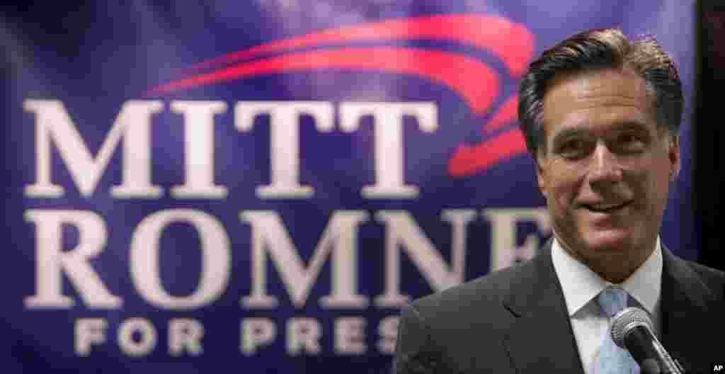 Mitt Romney berbicara pada media sebelum acara penggalangan dana di Salt Lake City (23/6/2007). (AP/Douglas C. Pizac)