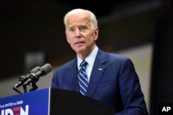 រូបឯកសារ៖ លោក Joe Biden អតីតអនុប្រធានាធិបតីអាមេរិក និង​បេក្ខជន​សម្រាប់ការ​បោះឆ្នោតប្រធានាធិបតីឆ្នាំ២០២០ ថ្លែងនៅក្នុងកម្មវិធីយុទ្ធនាការរកសំឡេងគាំទ្រមួយ នៅរដ្ឋ South Carolina កាលពីថ្ងៃទី៦ ខែកក្កដា ឆ្នាំ២០១៩។