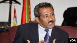 ኣምባሳደር በየነ ርእሶም