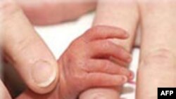 Florida'da Bir Kadın Altız Doğurdu