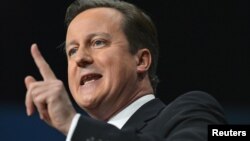 El primer ministro británico, David Cameron, congratuló a Obama y dijo que los dos países tienen temas inmediatos que abordar.
