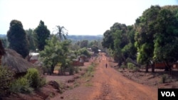 Residents in Zemio in southeastern C.A.R. are at risk of attacks from LRA, armed groups and bandits. (VOA/Z. Baddorf)