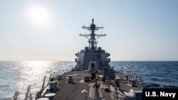 美国伯克级驱逐舰“麦克坎贝尔”号(USS McCampbell) 2020年5月13日行经台湾海峡(图片来源：美国太平洋舰队脸书)