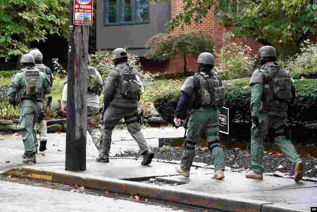 A SWAT team arrives at the Tree of Life Synagogue in Pittsburgh, Pennsylvania, where a shooter opened fire, Oct. 27, 2018.