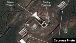 미국의 북한 전문 웹사이트 '38노스'가 공개한 북한 무수단리 발사대 건설현장의 지난달 29일 위성사진. 공사가 중단된 것으로 보인다.