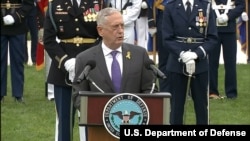 제임스 매티스 미국 국방장관이 21일 국방부에서 열린 전쟁포로·실종자 기념 행사에서 연설했다.