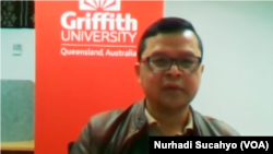 Epidemiolog Universitas Griffith, Australia, Dicky Budiman, dalam tangkapan layar. (Foto: VOA/Nurhadi Sucahyo)