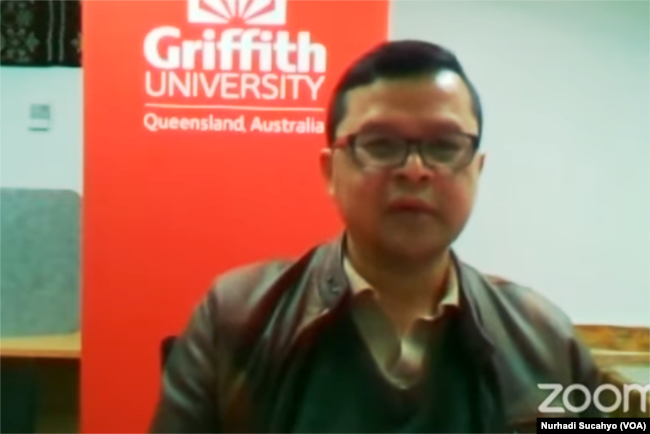 Epidemiolog Universitas Griffith, Australia, Dicky Budiman, dalam tangkapan layar. (Foto: VOA/Nurhadi Sucahyo)