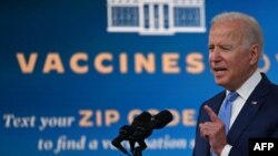 拜登总统在白宫就美国应对新冠疫情以及疫苗接种项目发表讲话。(2021年8月23日)