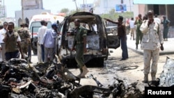 18일 소말리아 수도 모가디슈의 차량 폭탄 테러 현장