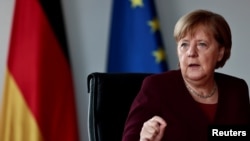 德國看守政府總理默克爾在柏林接受路透社採訪。 （2021年11月17日）