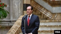Mauricio Claver-Caron visitó Bolivia para adelantar una reunión enfocada en la cooperación entre Estados Unidos y el país latinoamericano.