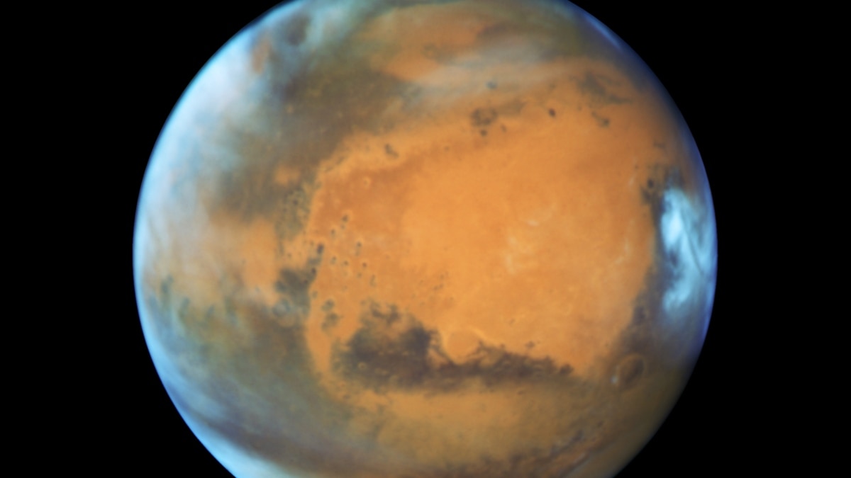 Mars Making Closest Approach to Earth in 15 Years