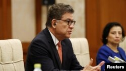 El ministro de Relaciones Exteriores de Perú, Gustavo Meza-Cuadra, afirmó en una conferencia con la prensa extranjera que están trabajando con organismos internacionales para ayudar a los migrantes y a los países que han recibido a venezolanos.